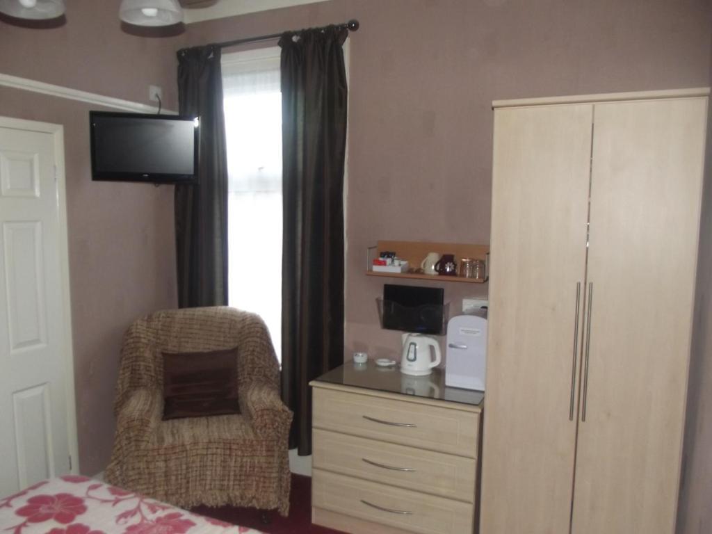Tudor House Great Yarmouth Room photo